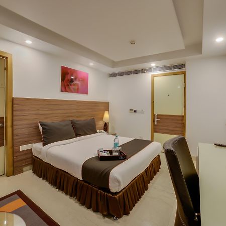 Townhouse Oak Safdarjung Hotel New Delhi Exterior photo
