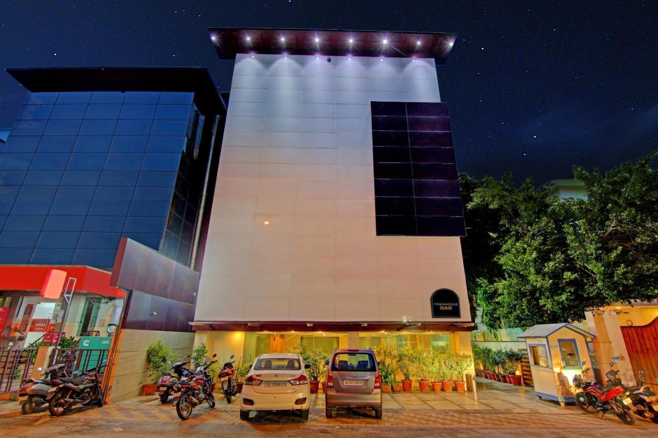Townhouse Oak Safdarjung Hotel New Delhi Exterior photo