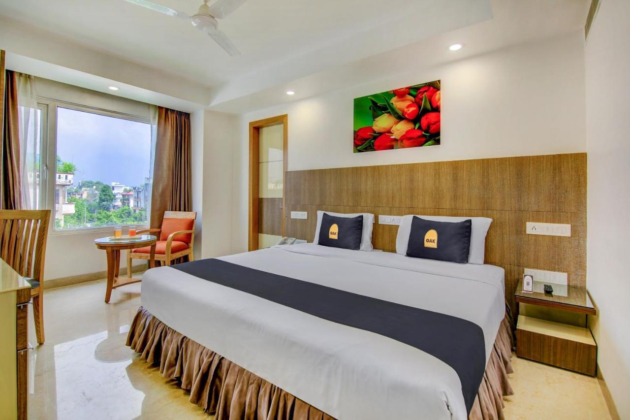 Townhouse Oak Safdarjung Hotel New Delhi Exterior photo