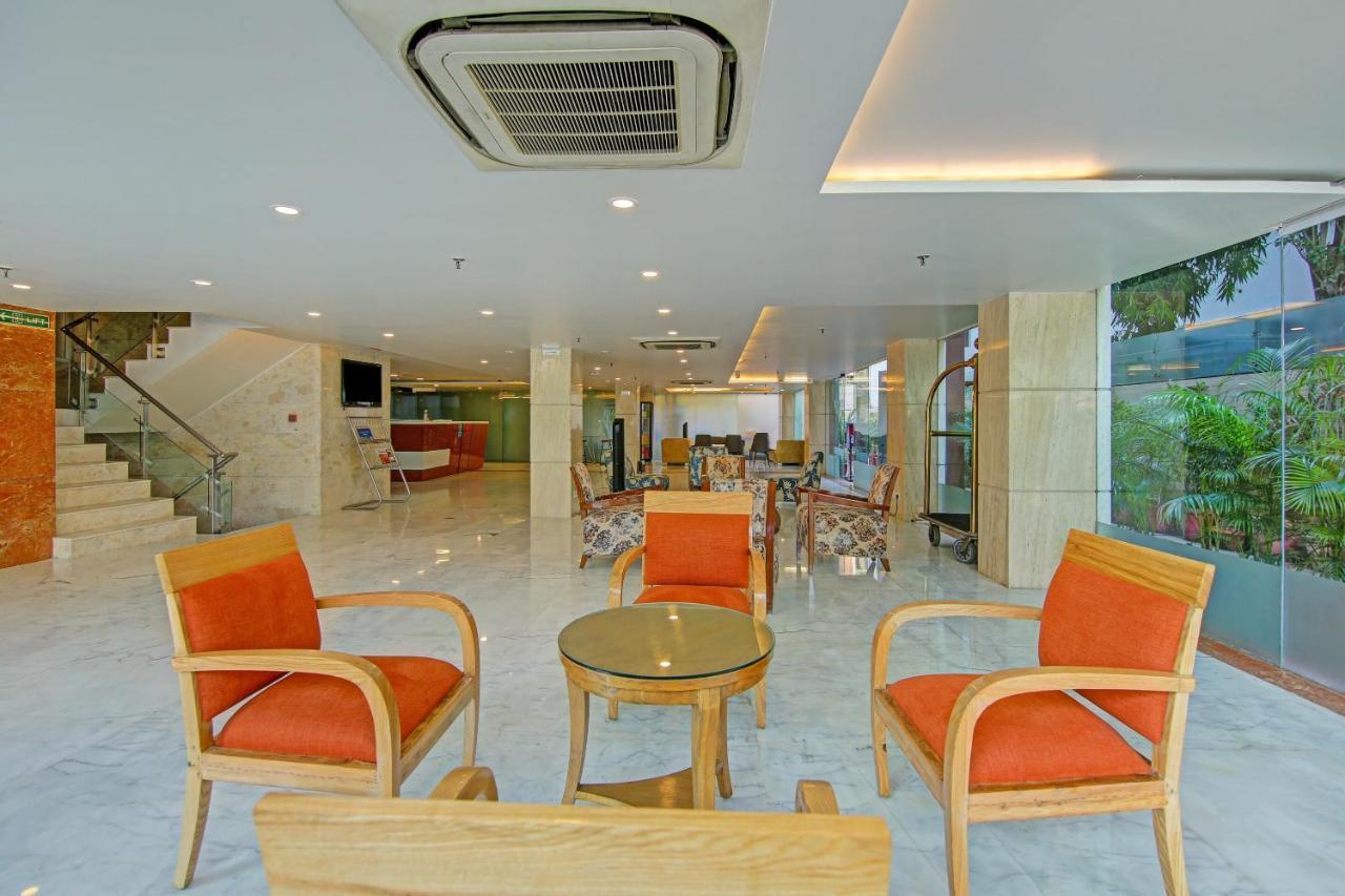 Townhouse Oak Safdarjung Hotel New Delhi Exterior photo
