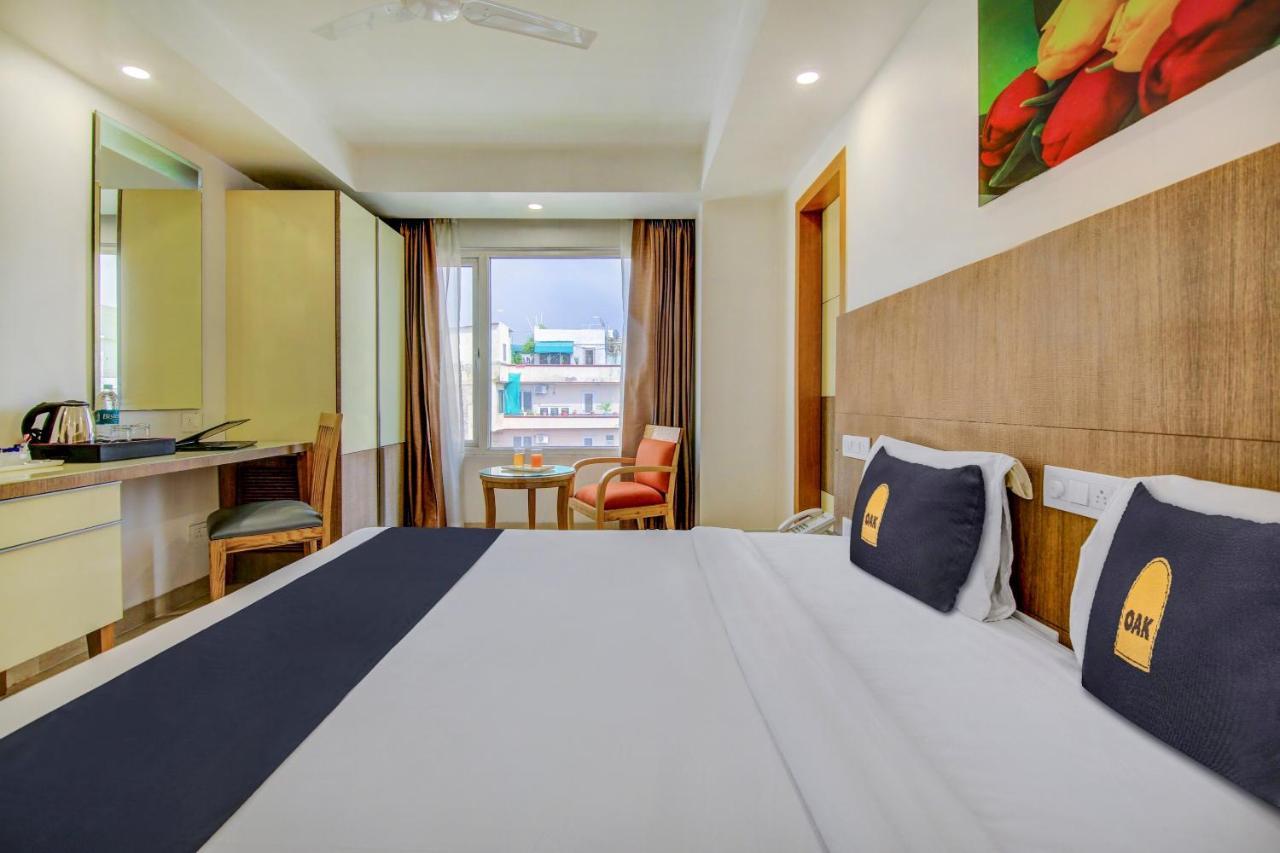 Townhouse Oak Safdarjung Hotel New Delhi Exterior photo