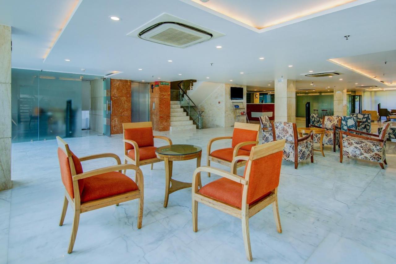 Townhouse Oak Safdarjung Hotel New Delhi Exterior photo
