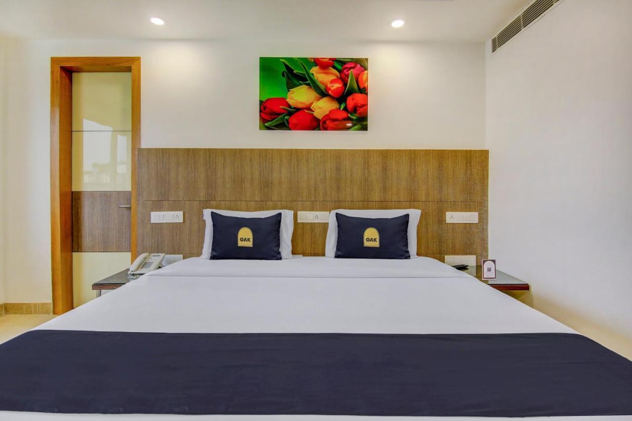 Townhouse Oak Safdarjung Hotel New Delhi Exterior photo