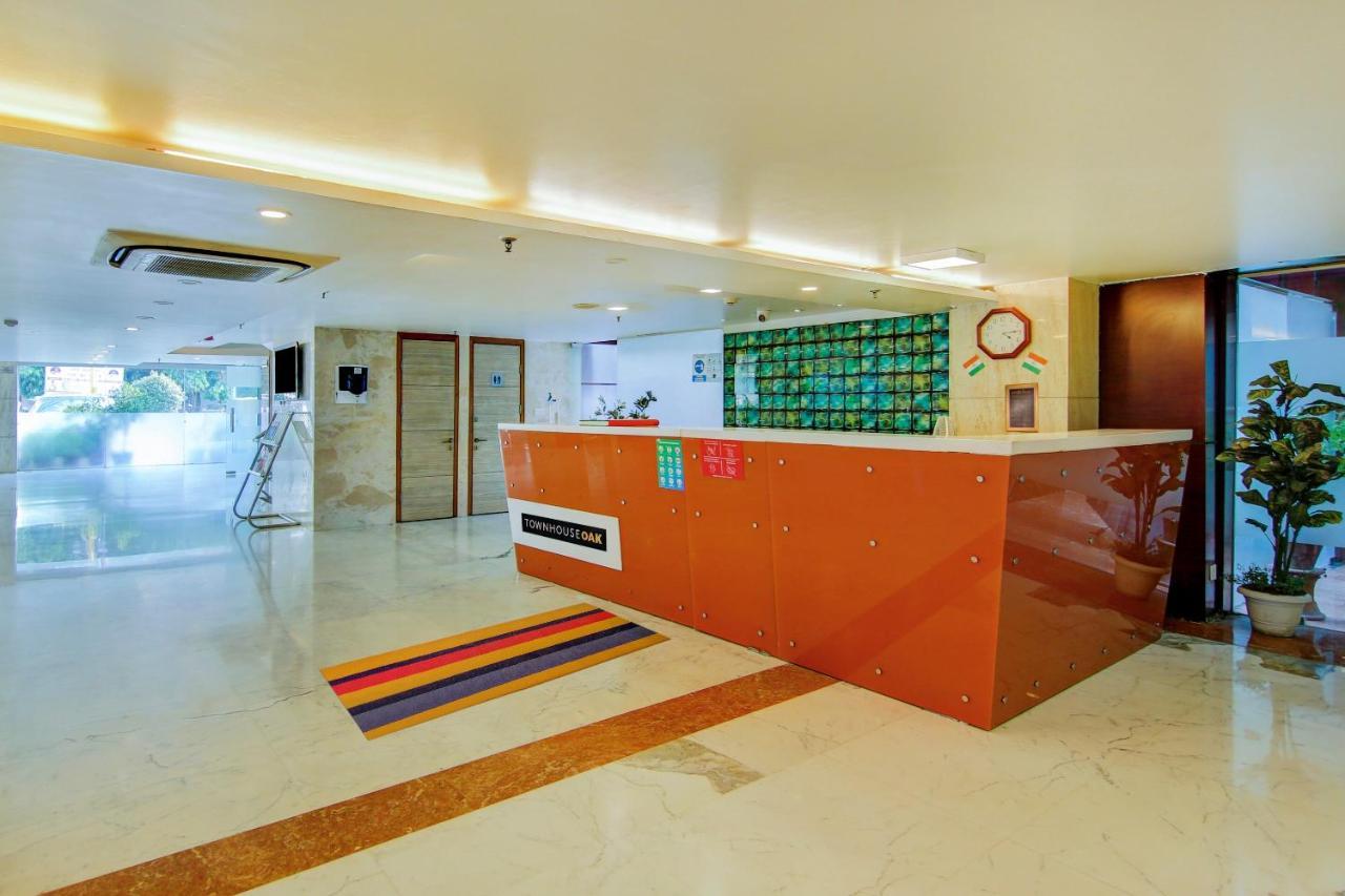 Townhouse Oak Safdarjung Hotel New Delhi Exterior photo