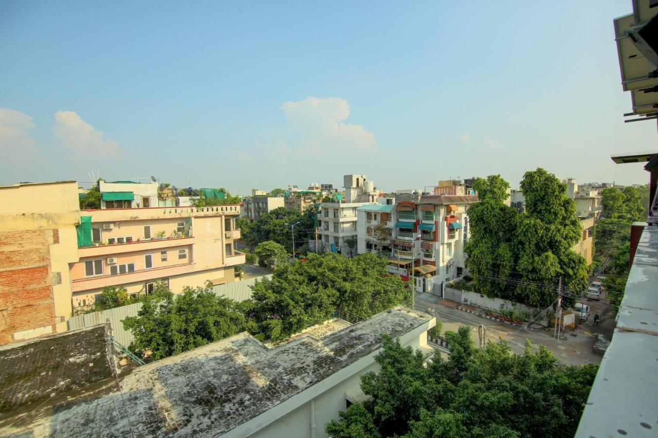 Townhouse Oak Safdarjung Hotel New Delhi Exterior photo