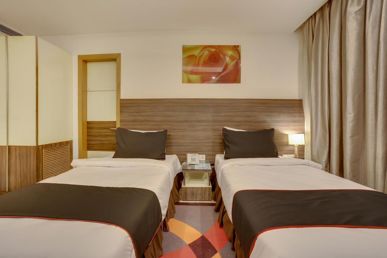 Townhouse Oak Safdarjung Hotel New Delhi Exterior photo