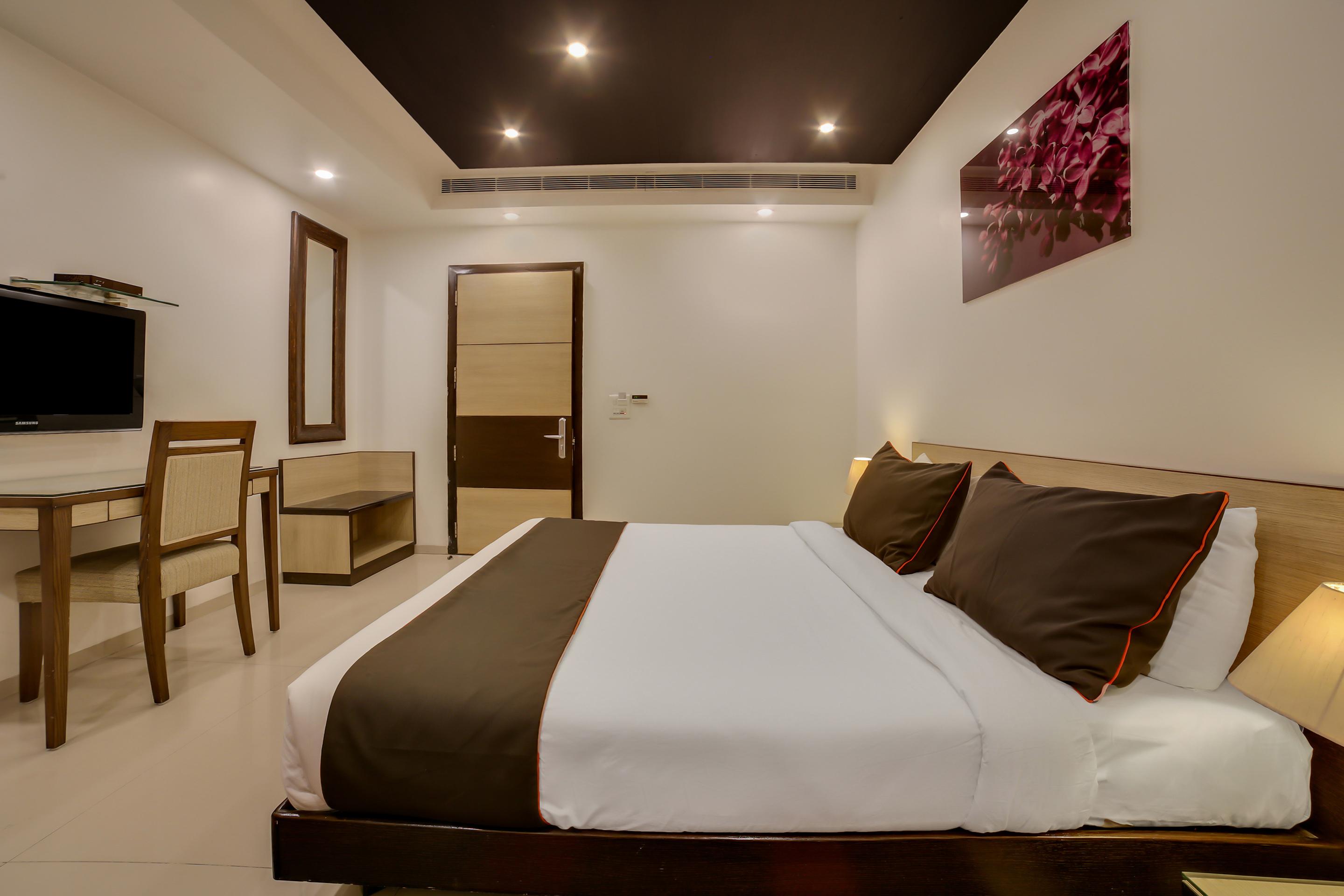 Townhouse Oak Safdarjung Hotel New Delhi Exterior photo